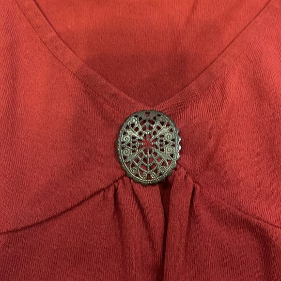 Burnt orange low cut top with beaded design in middle - Picture 2 of 3